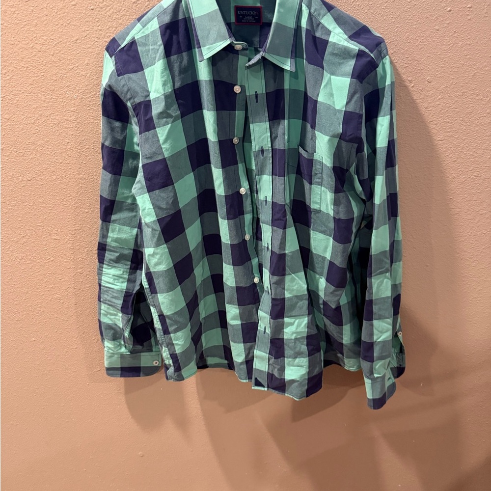 UNTUCKit Green and Blue Casual Button Down Shirt